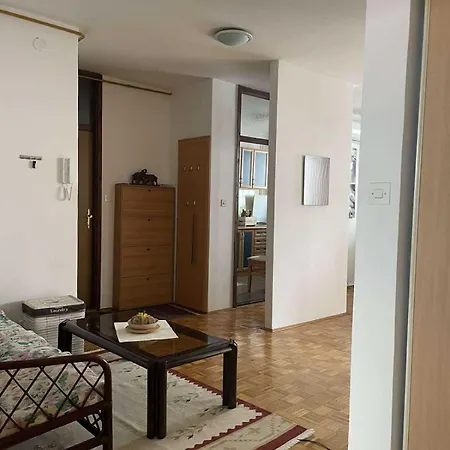 아파트 Quiet & Comfy Apartment- Centar