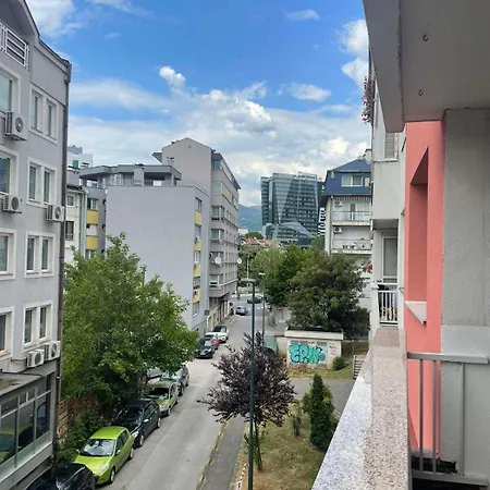 Quiet & Comfy Apartment- Centar 아파트 *