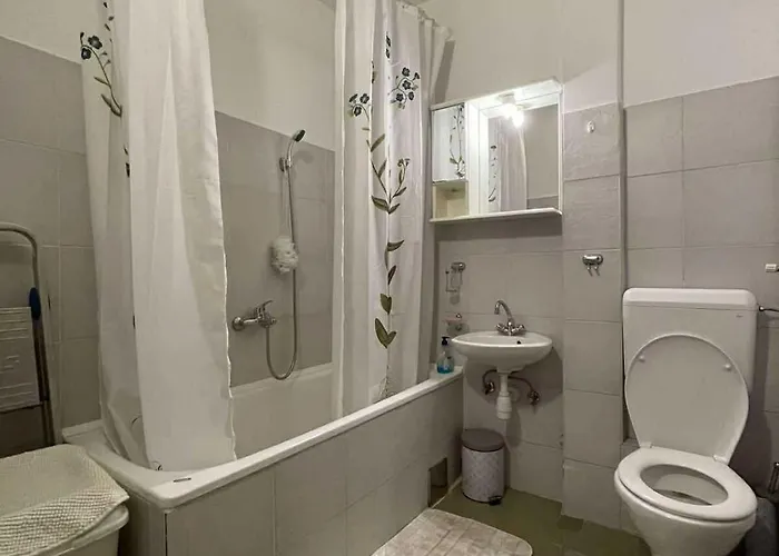 Apartment Quiet & Comfy Apartment- Centar